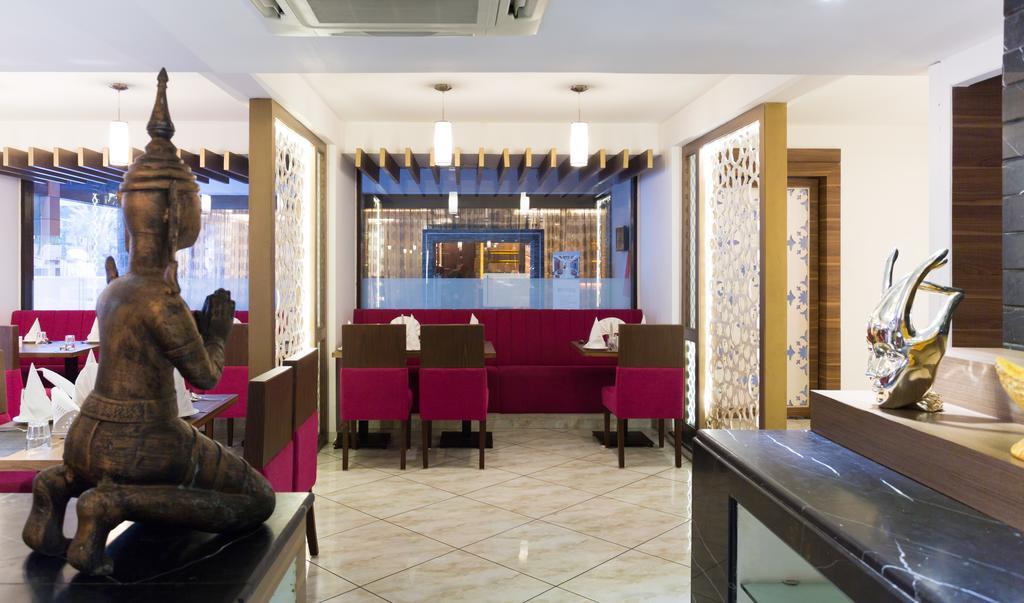 Treatotel Ahmedabad Bagian luar foto