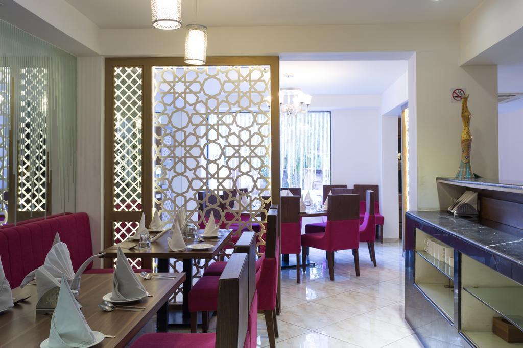 Treatotel Ahmedabad Bagian luar foto