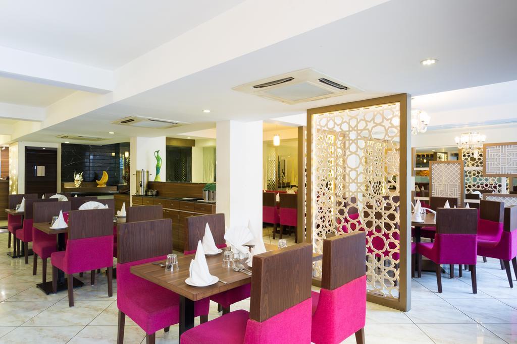 Treatotel Ahmedabad Bagian luar foto
