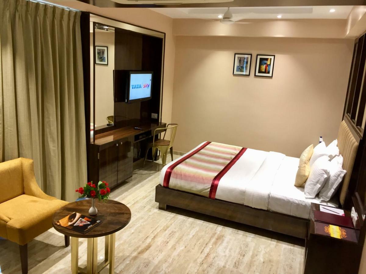 Treatotel Ahmedabad Bagian luar foto