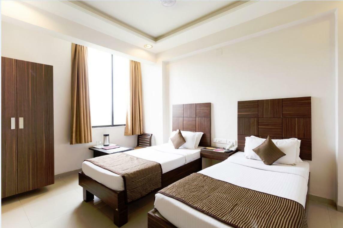 Treatotel Ahmedabad Bagian luar foto