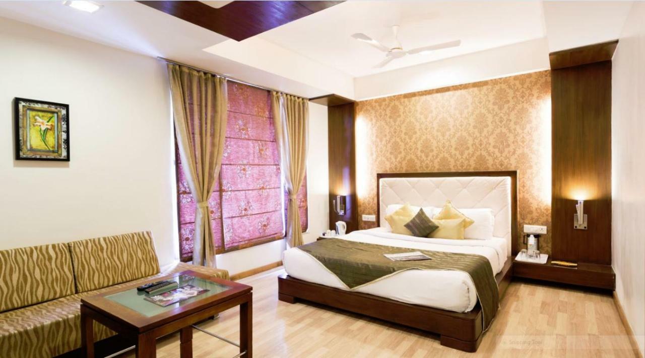 Treatotel Ahmedabad Bagian luar foto